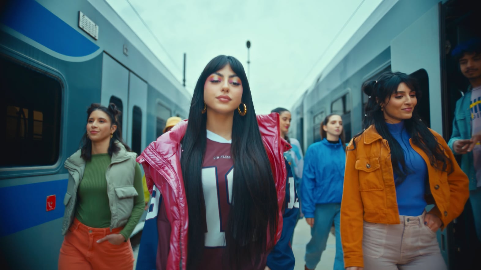 RED PROD AWESOME PEOPLE